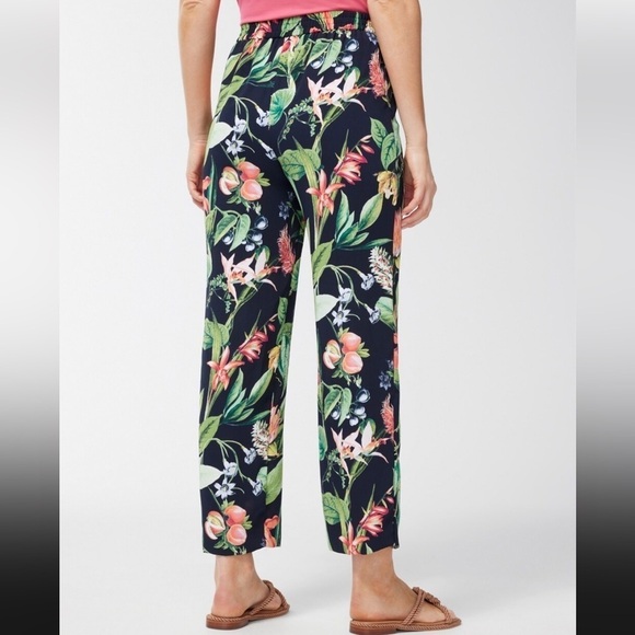 CHICO’S Floral Print Wide Leg Soft Crops Pants Lightweight Pockets Size .5 US 6 - Picture 6 of 12